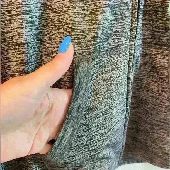 Seattle Seahawks Women’s Zip Up Hoodie Jacket Size Medium - Picture 4 of 9